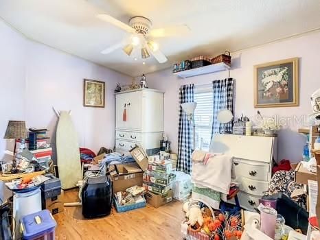 На продажу: $154,900 (2 спален, 2 ванн, 1002 Квадратных фут)