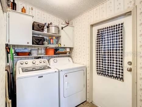 На продажу: $154,900 (2 спален, 2 ванн, 1002 Квадратных фут)