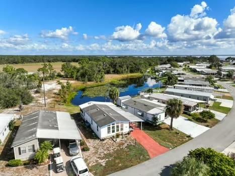 На продажу: $154,900 (2 спален, 2 ванн, 1002 Квадратных фут)