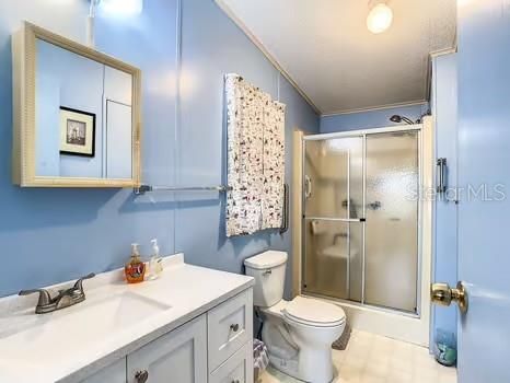 На продажу: $154,900 (2 спален, 2 ванн, 1002 Квадратных фут)