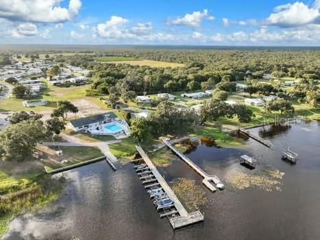 На продажу: $154,900 (2 спален, 2 ванн, 1002 Квадратных фут)