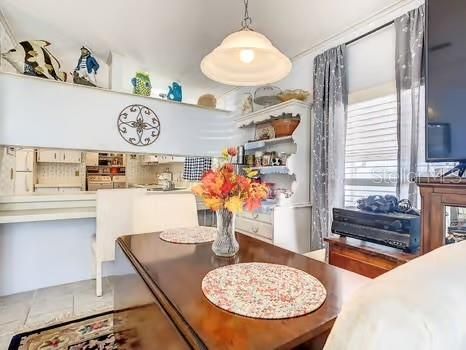 На продажу: $154,900 (2 спален, 2 ванн, 1002 Квадратных фут)