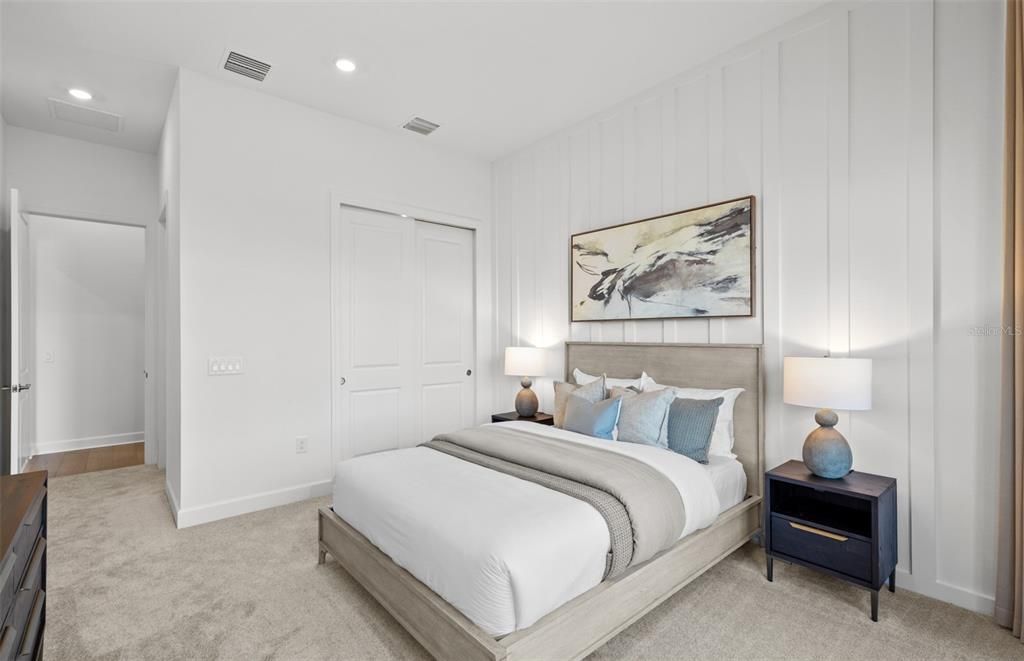 合同活跃: $896,100 (3 贝兹, 3 浴室, 2483 平方英尺)