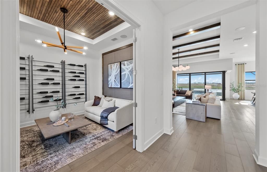 合同活跃: $896,100 (3 贝兹, 3 浴室, 2483 平方英尺)