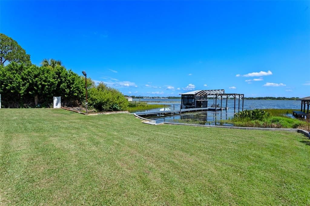 En Venta: $549,900 (4 camas, 2 baños, 2640.5 Pies cuadrados)