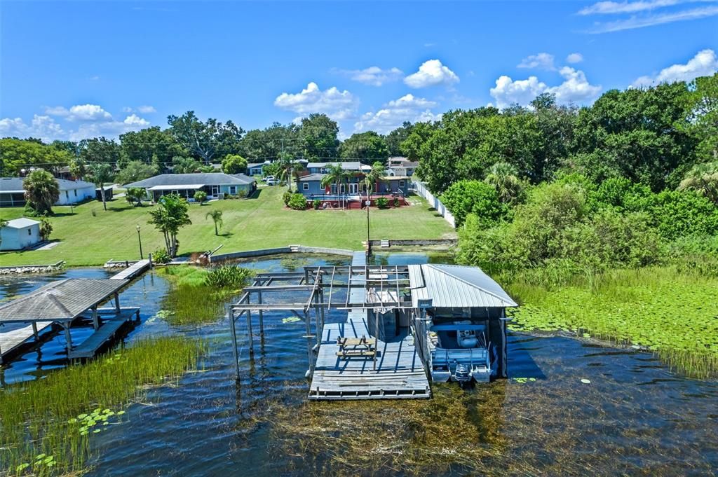 En Venta: $549,900 (4 camas, 2 baños, 2640.5 Pies cuadrados)