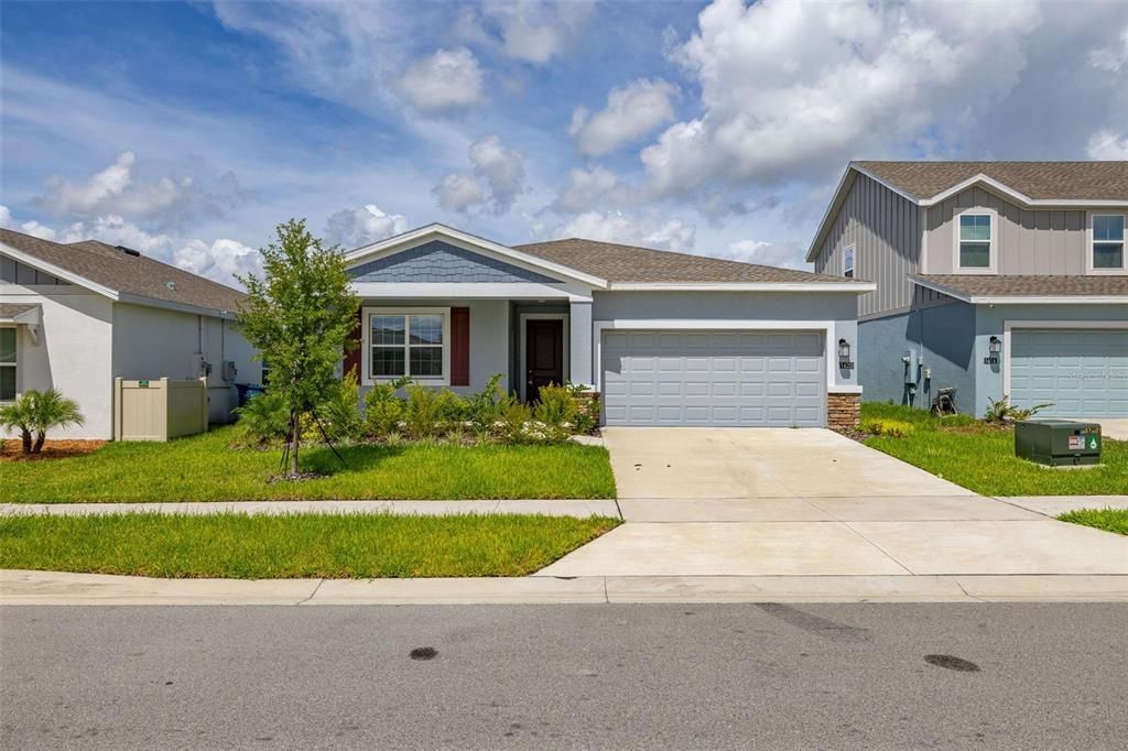 出租: $2,400 (4 贝兹, 3 浴室, 2150 平方英尺)