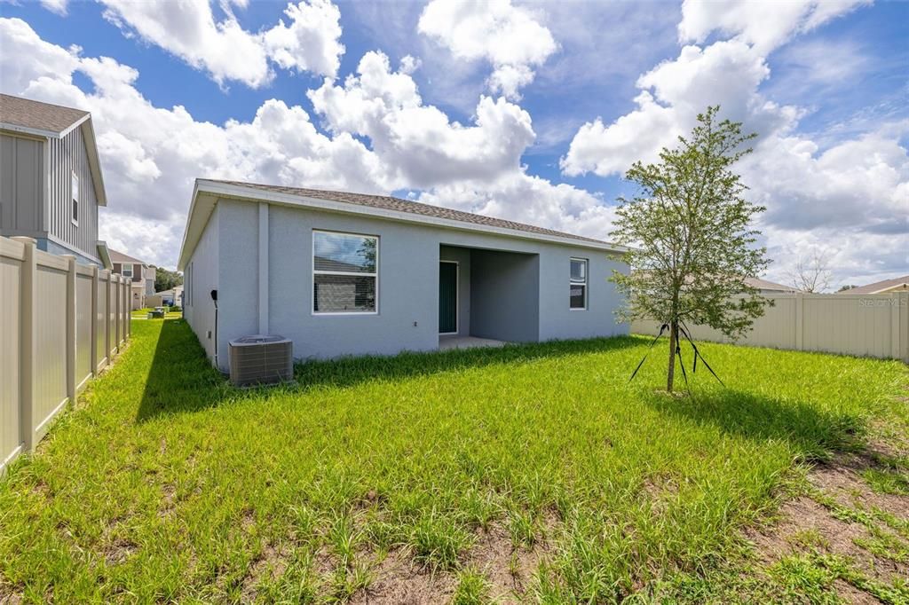 出租: $2,400 (4 贝兹, 3 浴室, 2150 平方英尺)