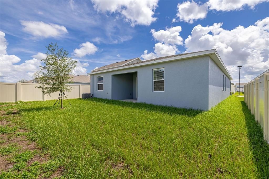 出租: $2,400 (4 贝兹, 3 浴室, 2150 平方英尺)