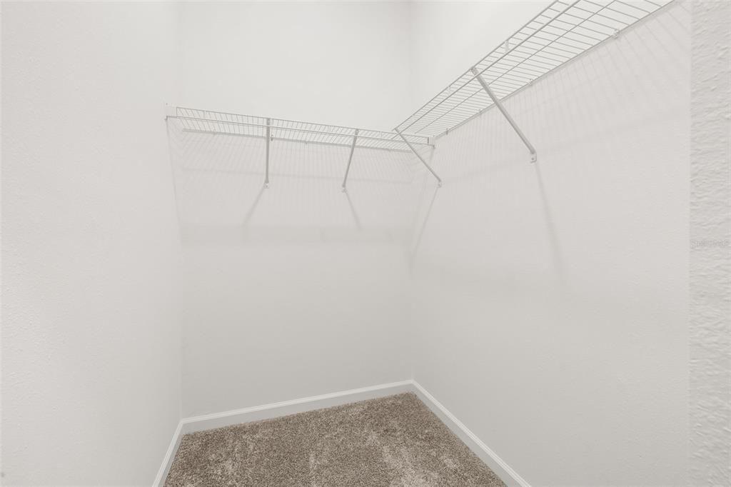 出租: $2,400 (4 贝兹, 3 浴室, 2150 平方英尺)