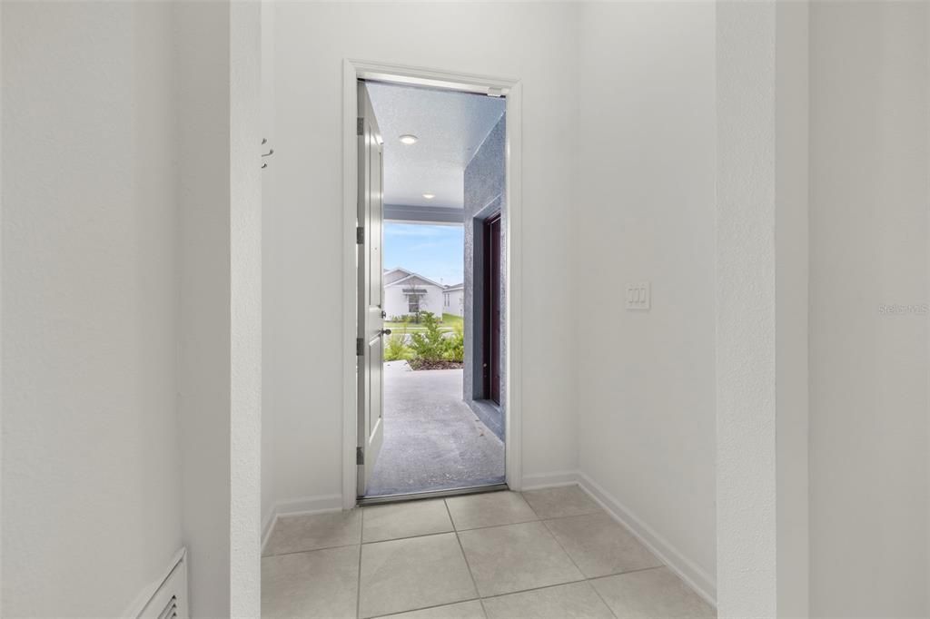 出租: $2,400 (4 贝兹, 3 浴室, 2150 平方英尺)