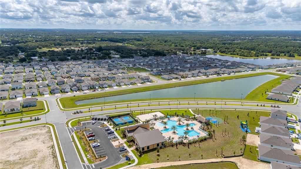 出租: $2,400 (4 贝兹, 3 浴室, 2150 平方英尺)