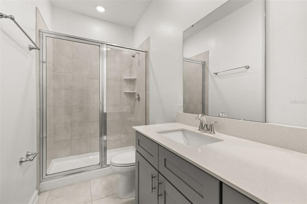 出租: $2,400 (4 贝兹, 3 浴室, 2150 平方英尺)