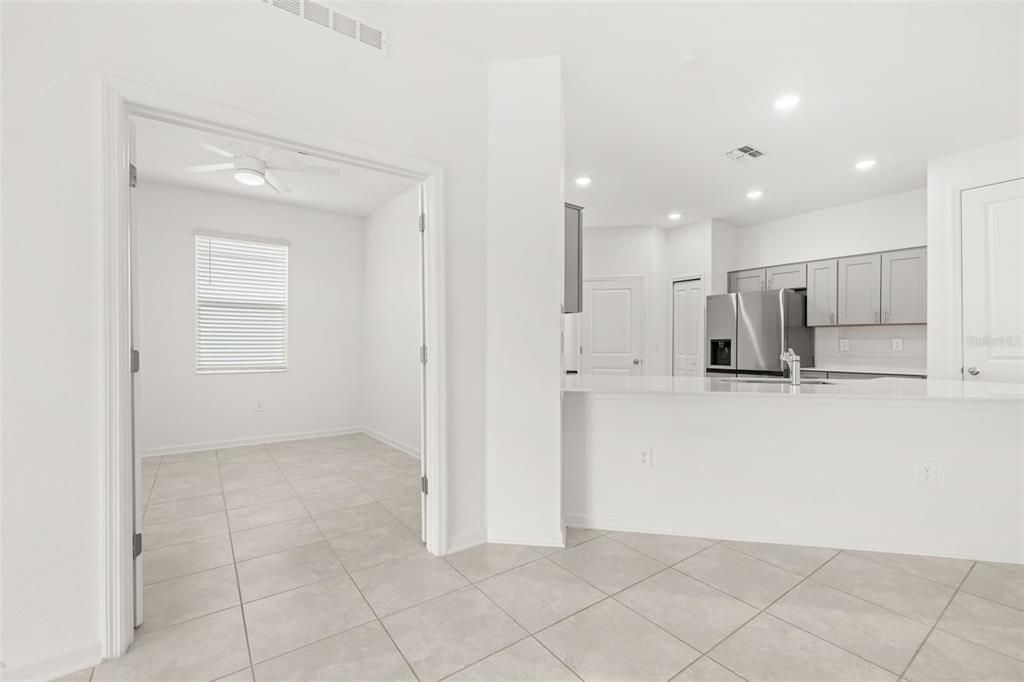 出租: $2,400 (4 贝兹, 3 浴室, 2150 平方英尺)