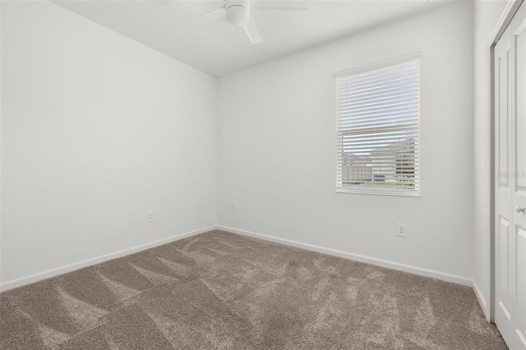 出租: $2,400 (4 贝兹, 3 浴室, 2150 平方英尺)