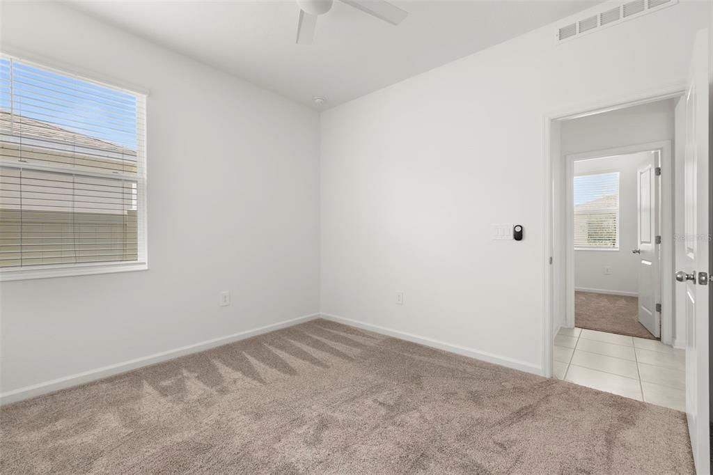 出租: $2,400 (4 贝兹, 3 浴室, 2150 平方英尺)