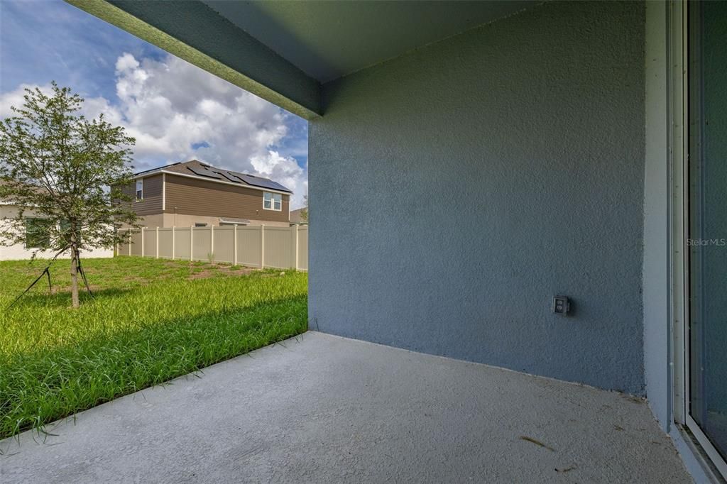 出租: $2,400 (4 贝兹, 3 浴室, 2150 平方英尺)