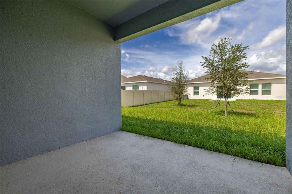 出租: $2,400 (4 贝兹, 3 浴室, 2150 平方英尺)