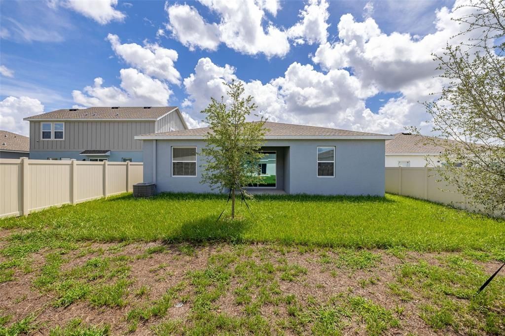 出租: $2,400 (4 贝兹, 3 浴室, 2150 平方英尺)