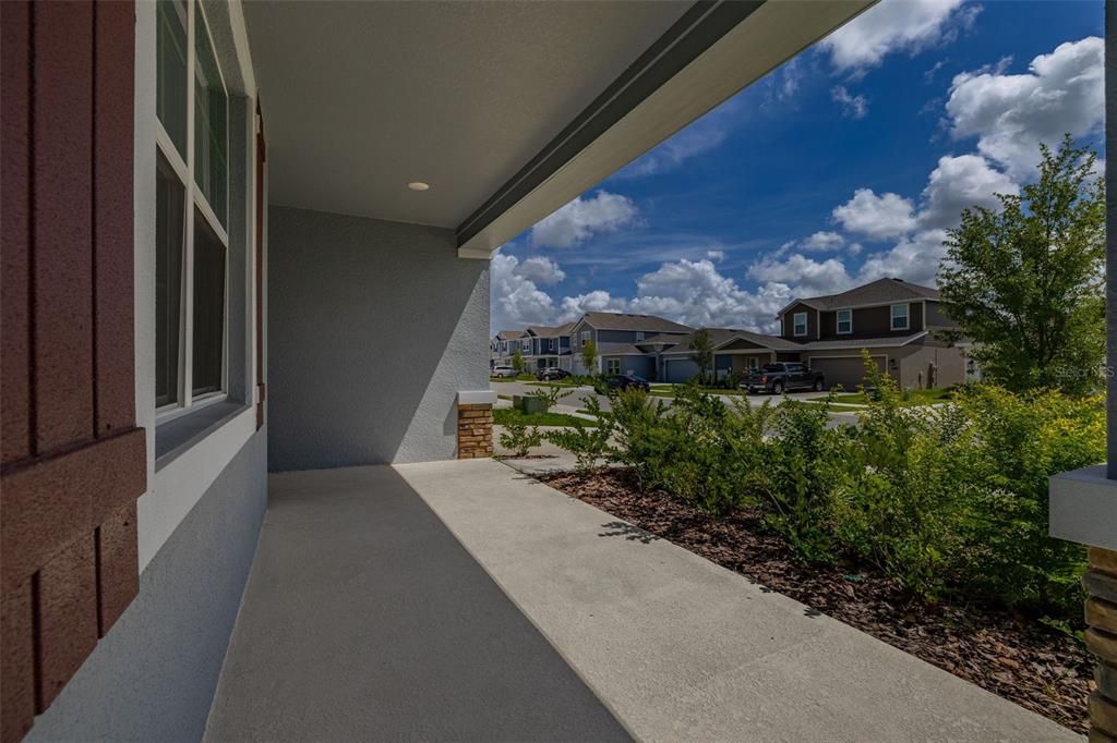 出租: $2,400 (4 贝兹, 3 浴室, 2150 平方英尺)