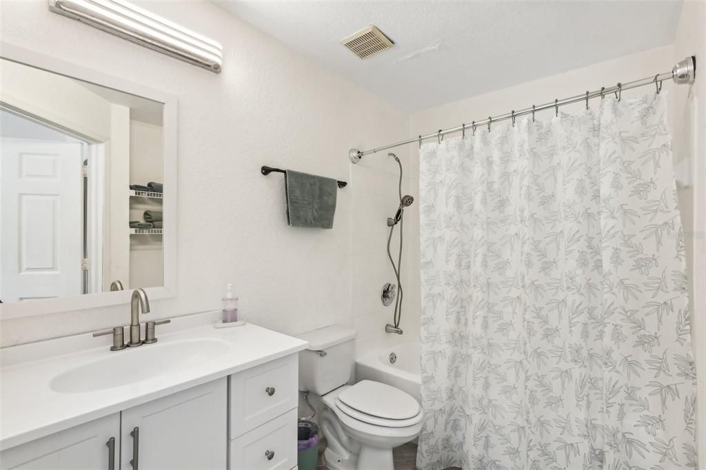 For Sale: $179,000 (2 beds, 2 baths, 1032 Square Feet)