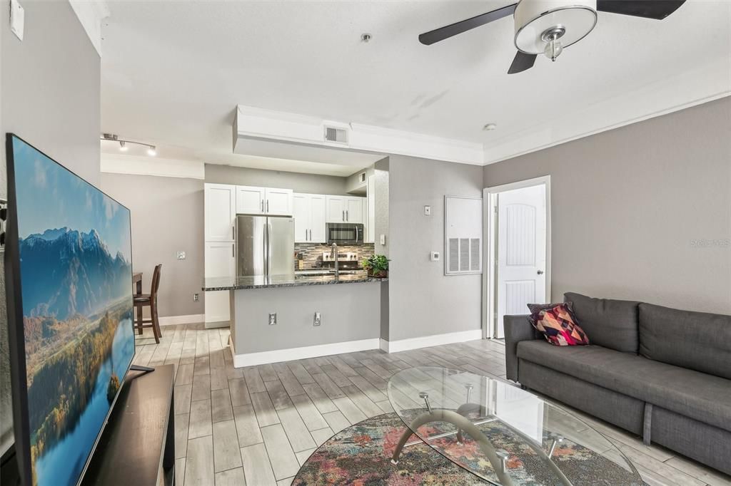 For Sale: $179,000 (2 beds, 2 baths, 1032 Square Feet)