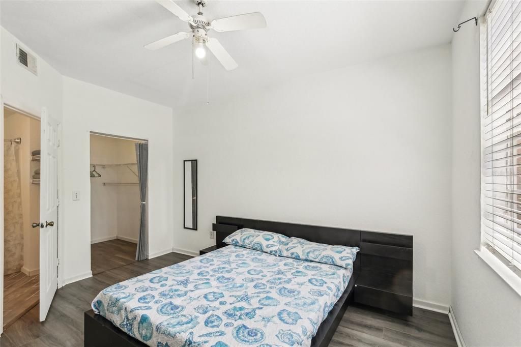 For Sale: $179,000 (2 beds, 2 baths, 1032 Square Feet)