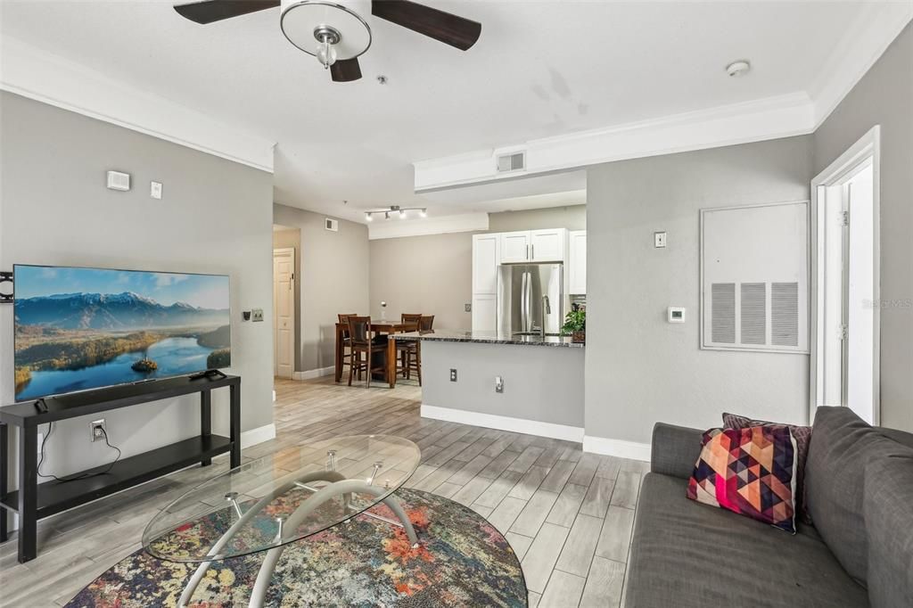 For Sale: $179,000 (2 beds, 2 baths, 1032 Square Feet)