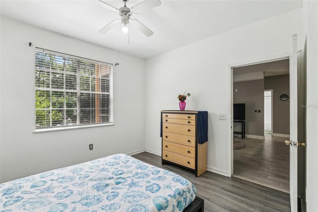 For Sale: $179,000 (2 beds, 2 baths, 1032 Square Feet)