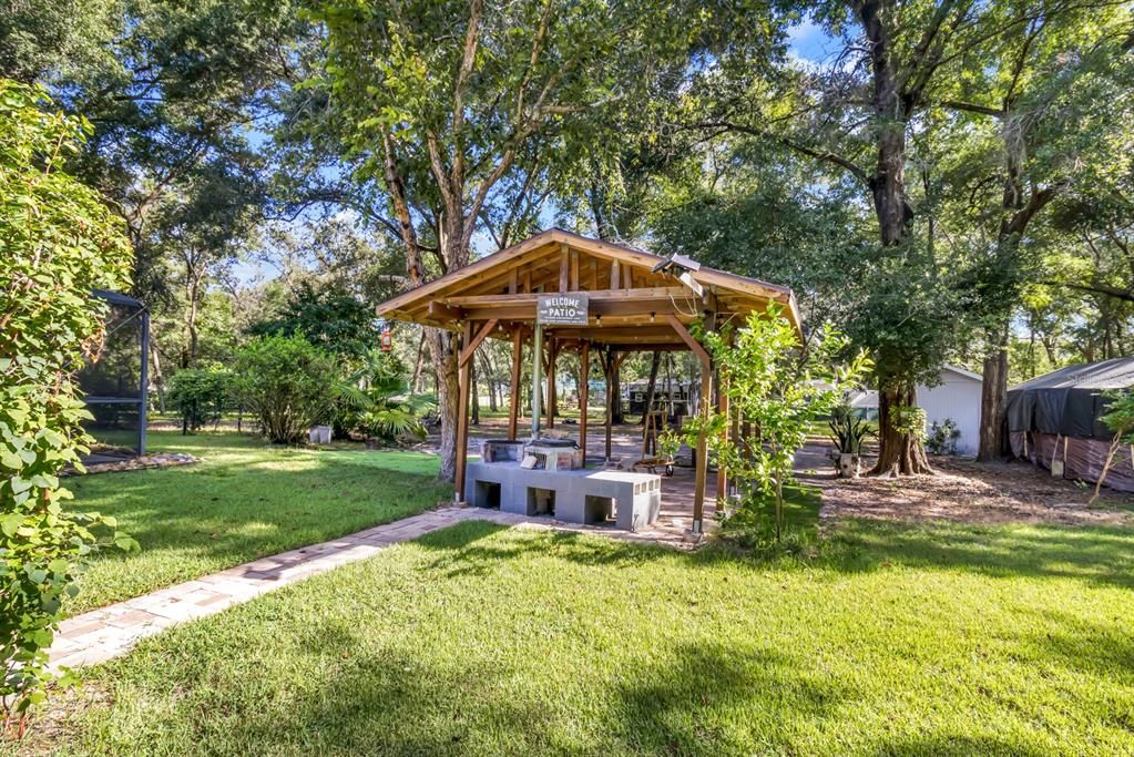 For Sale: $985,000 (4 beds, 3 baths, 2433 Square Feet)