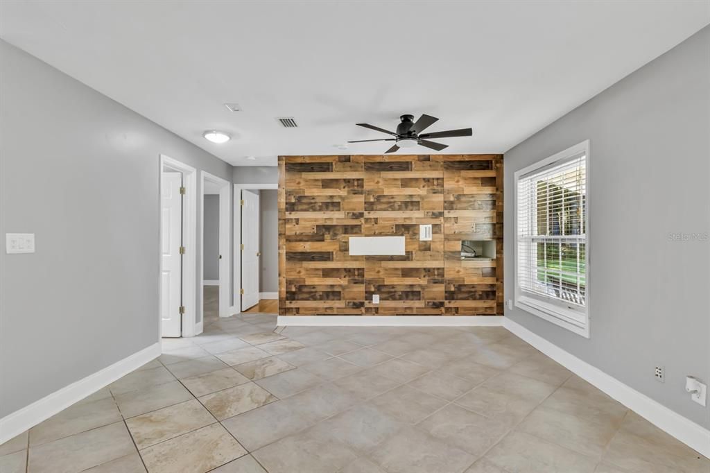 For Sale: $985,000 (4 beds, 3 baths, 2433 Square Feet)