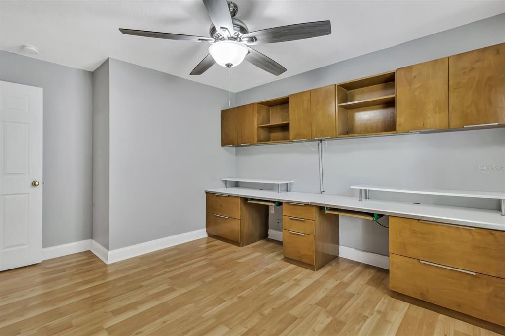 For Sale: $985,000 (4 beds, 3 baths, 2433 Square Feet)