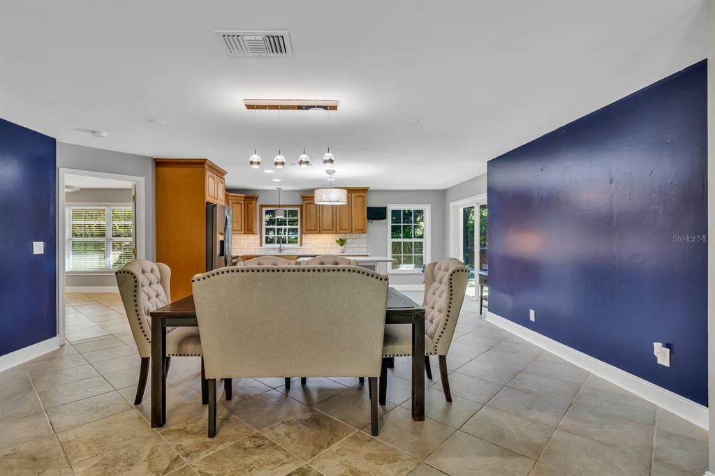 For Sale: $985,000 (4 beds, 3 baths, 2433 Square Feet)