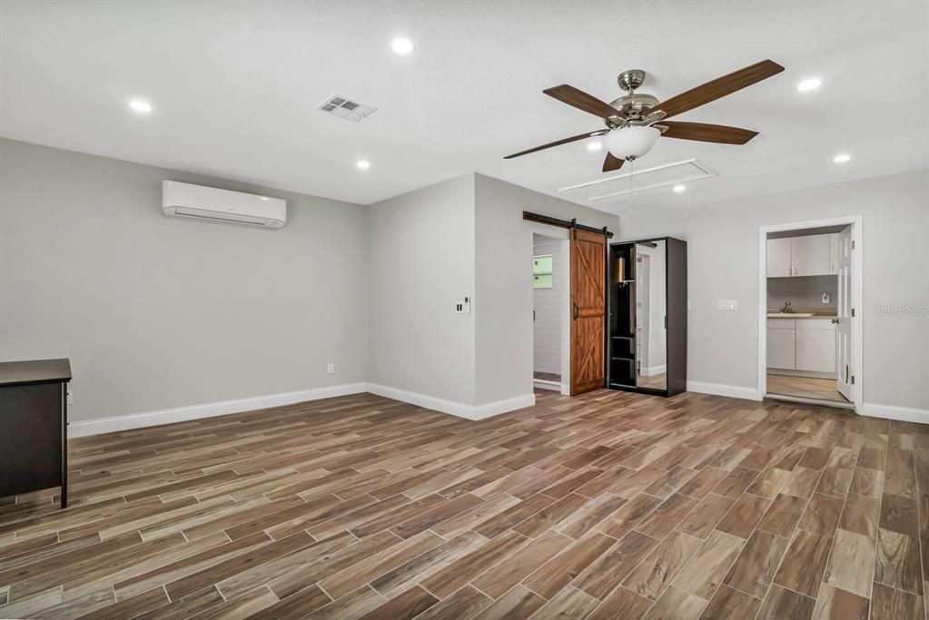 For Sale: $985,000 (4 beds, 3 baths, 2433 Square Feet)