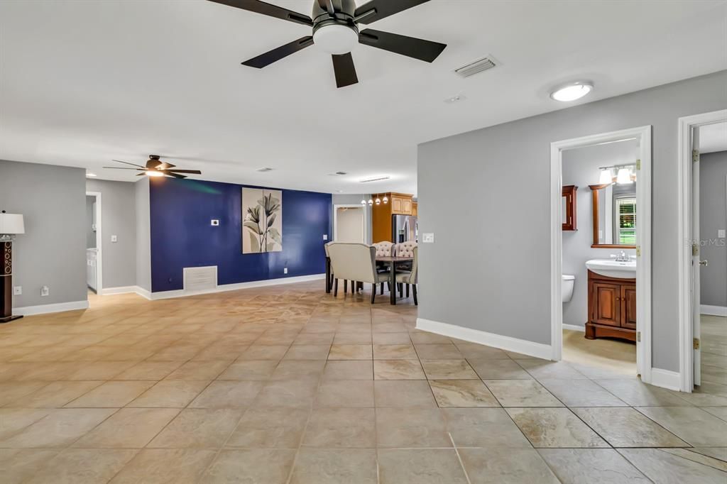 For Sale: $985,000 (4 beds, 3 baths, 2433 Square Feet)