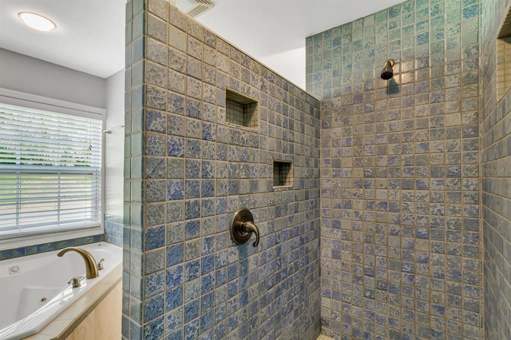 For Sale: $985,000 (4 beds, 3 baths, 2433 Square Feet)