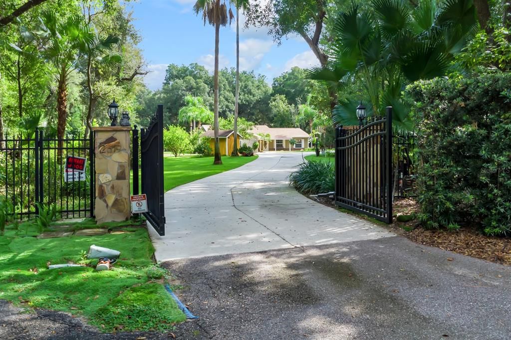 For Sale: $985,000 (4 beds, 3 baths, 2433 Square Feet)