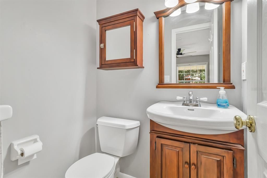 For Sale: $985,000 (4 beds, 3 baths, 2433 Square Feet)