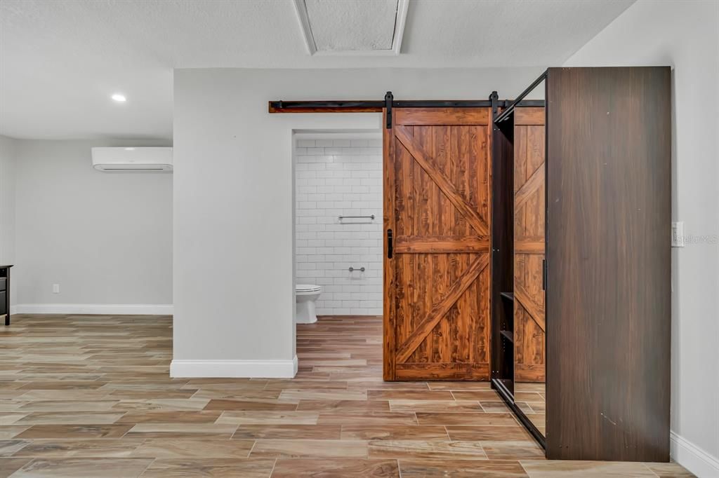 For Sale: $985,000 (4 beds, 3 baths, 2433 Square Feet)