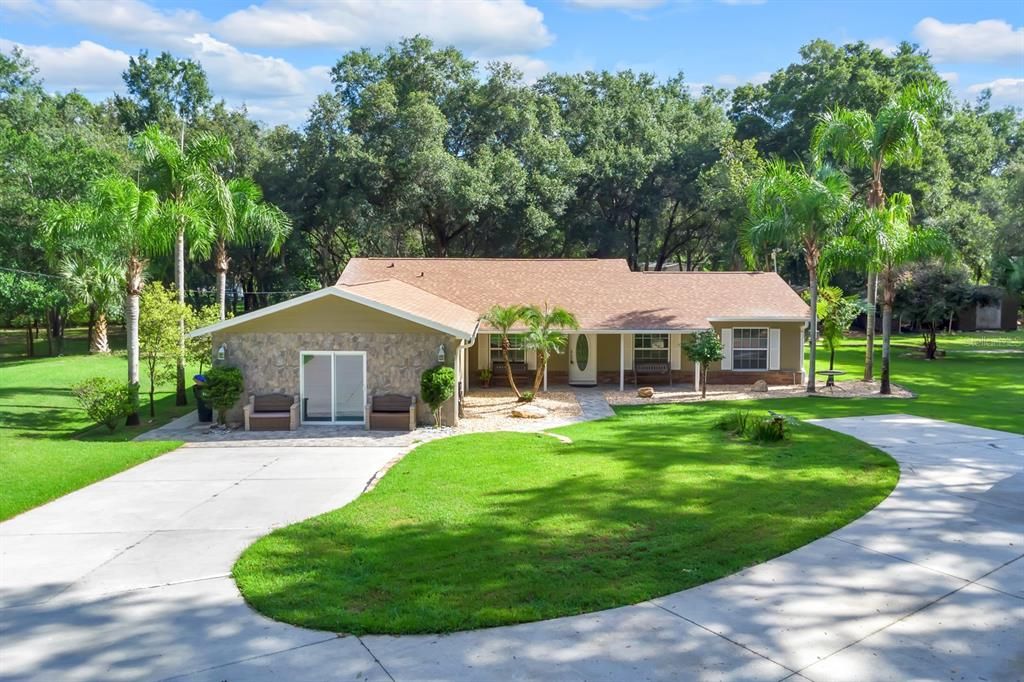 For Sale: $985,000 (4 beds, 3 baths, 2433 Square Feet)