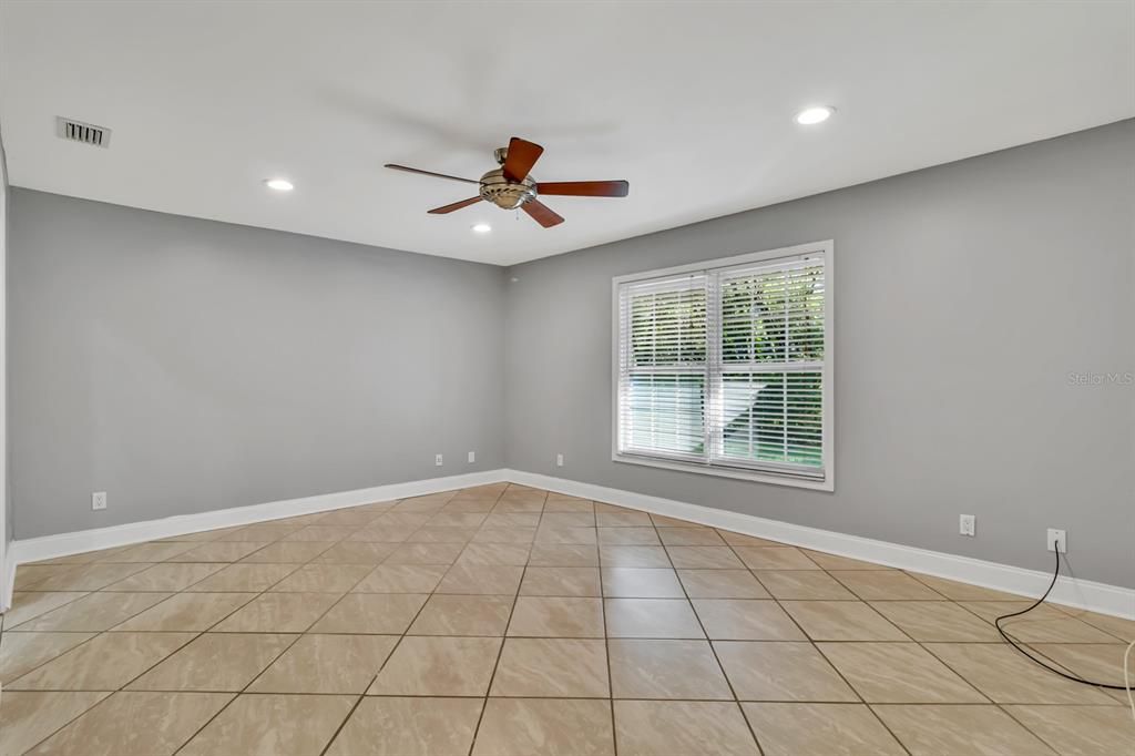 For Sale: $985,000 (4 beds, 3 baths, 2433 Square Feet)