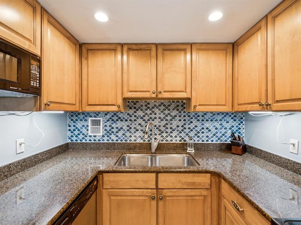 На продажу: $447,000 (1 спален, 1 ванн, 735 Квадратных фут)