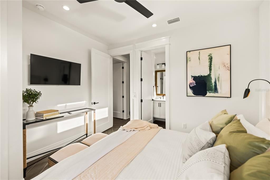 For Sale: $7,500,000 (6 beds, 6 baths, 6500 Square Feet)