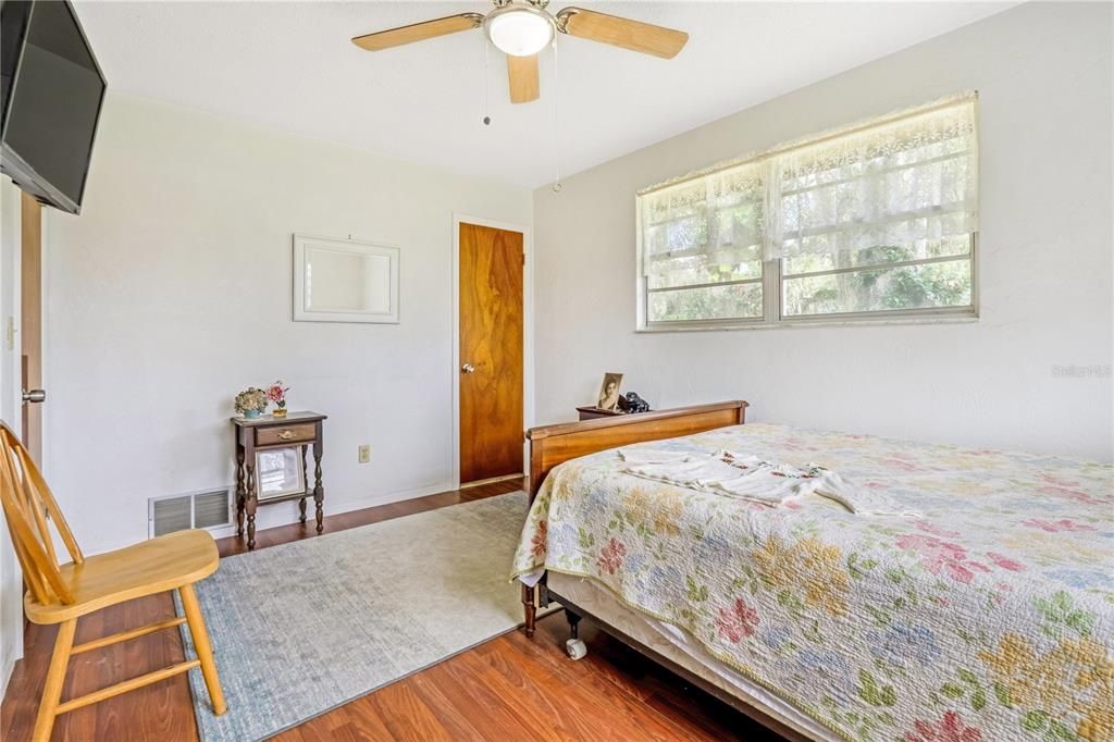 На продажу: $455,000 (3 спален, 2 ванн, 1570 Квадратных фут)