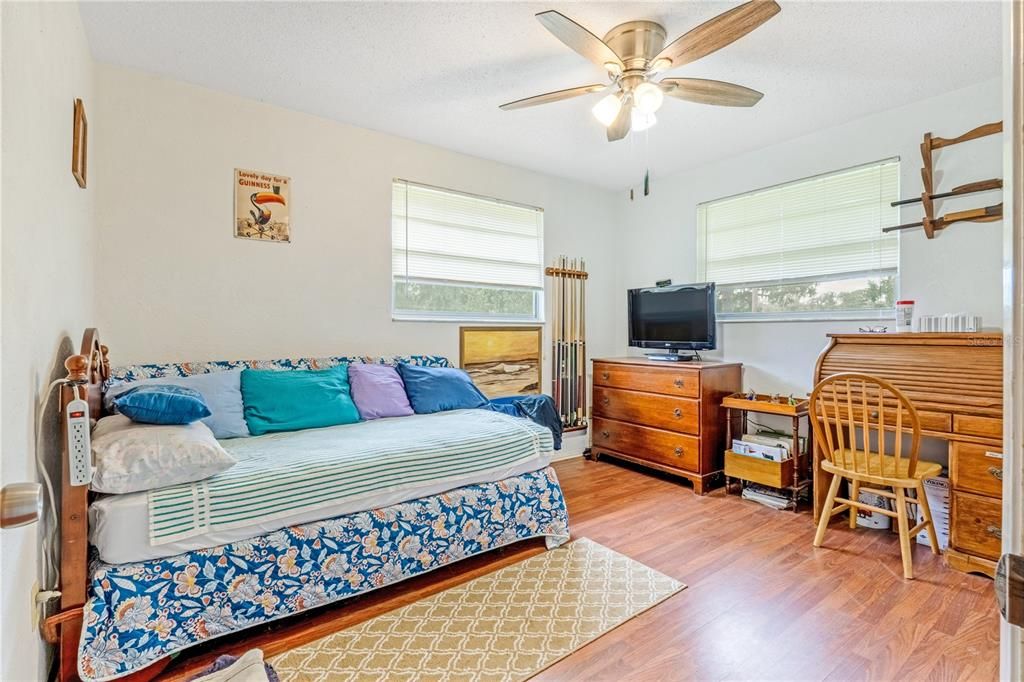 На продажу: $455,000 (3 спален, 2 ванн, 1570 Квадратных фут)