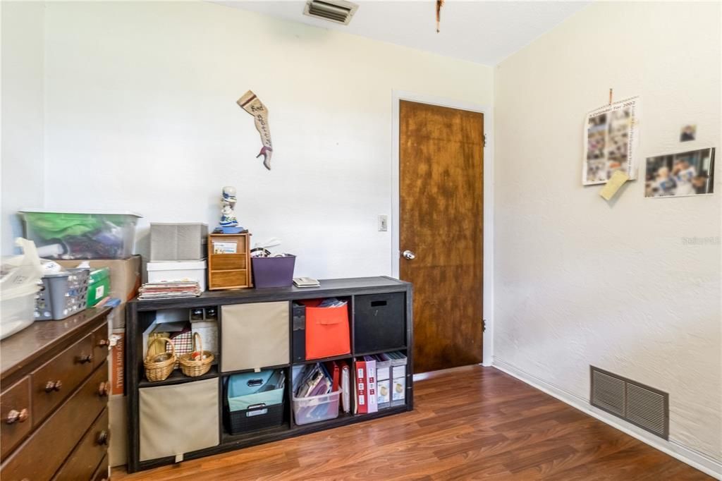 На продажу: $455,000 (3 спален, 2 ванн, 1570 Квадратных фут)