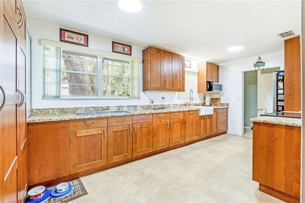 На продажу: $455,000 (3 спален, 2 ванн, 1570 Квадратных фут)