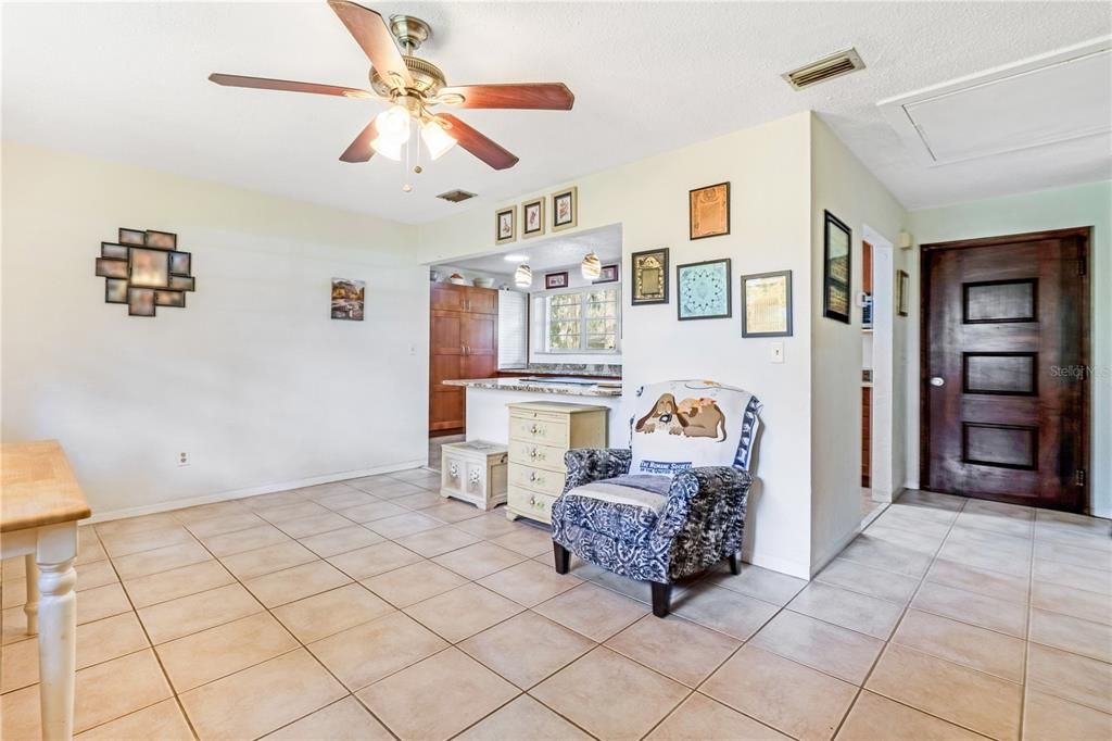 На продажу: $455,000 (3 спален, 2 ванн, 1570 Квадратных фут)