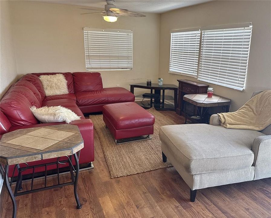 For Sale: $85,000 (2 beds, 1 baths, 1088 Square Feet)