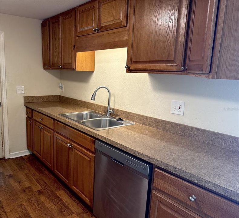 For Sale: $85,000 (2 beds, 1 baths, 1088 Square Feet)